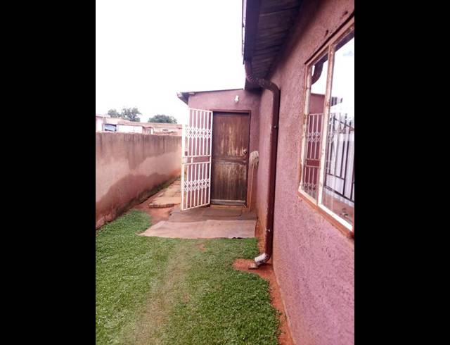 2 BEDROOM HOUSE FOR SALE IN SOSHANGUVE SOUTH